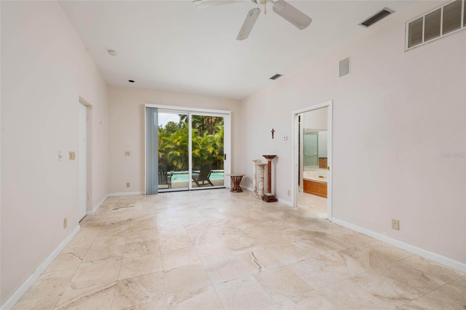 300 BRIGHTWATERS BLVD NE, ST PETERSBURG, FL — photo 24