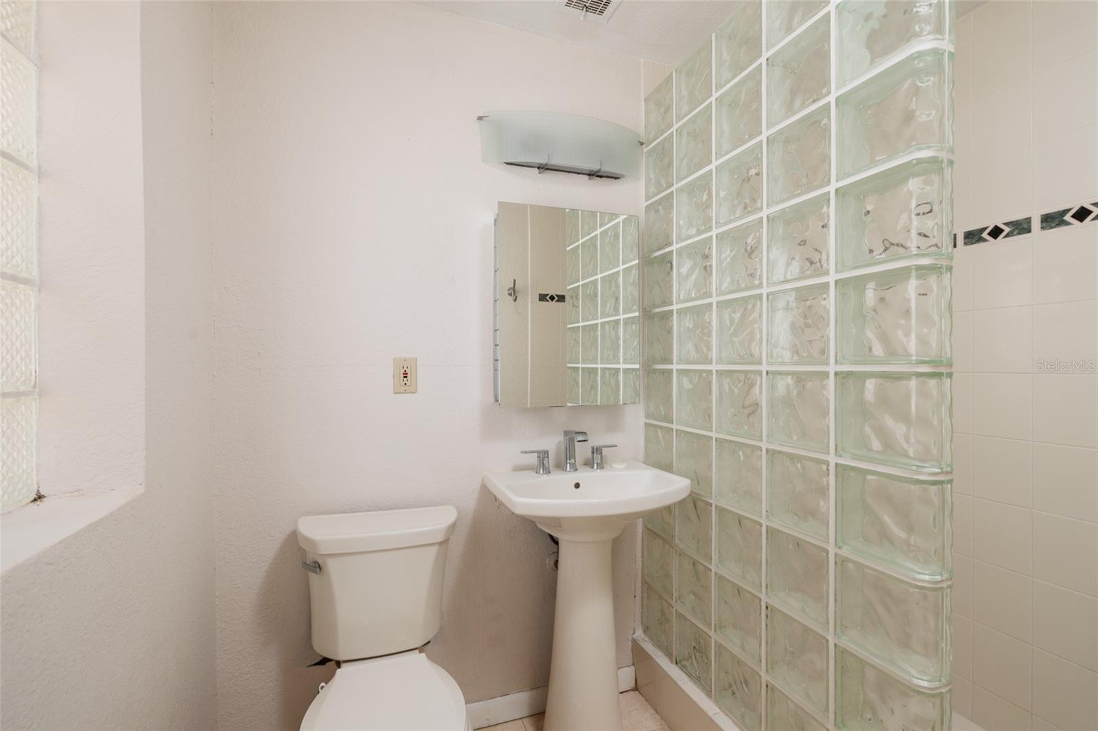 300 BRIGHTWATERS BLVD NE, ST PETERSBURG, FL — photo 31