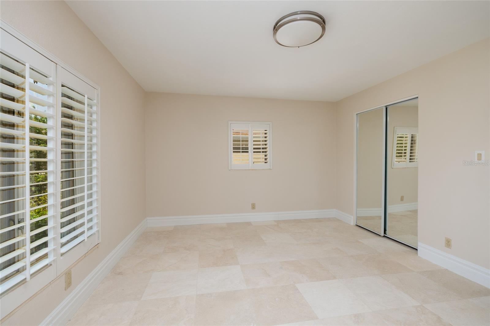 300 BRIGHTWATERS BLVD NE, ST PETERSBURG, FL — photo 33