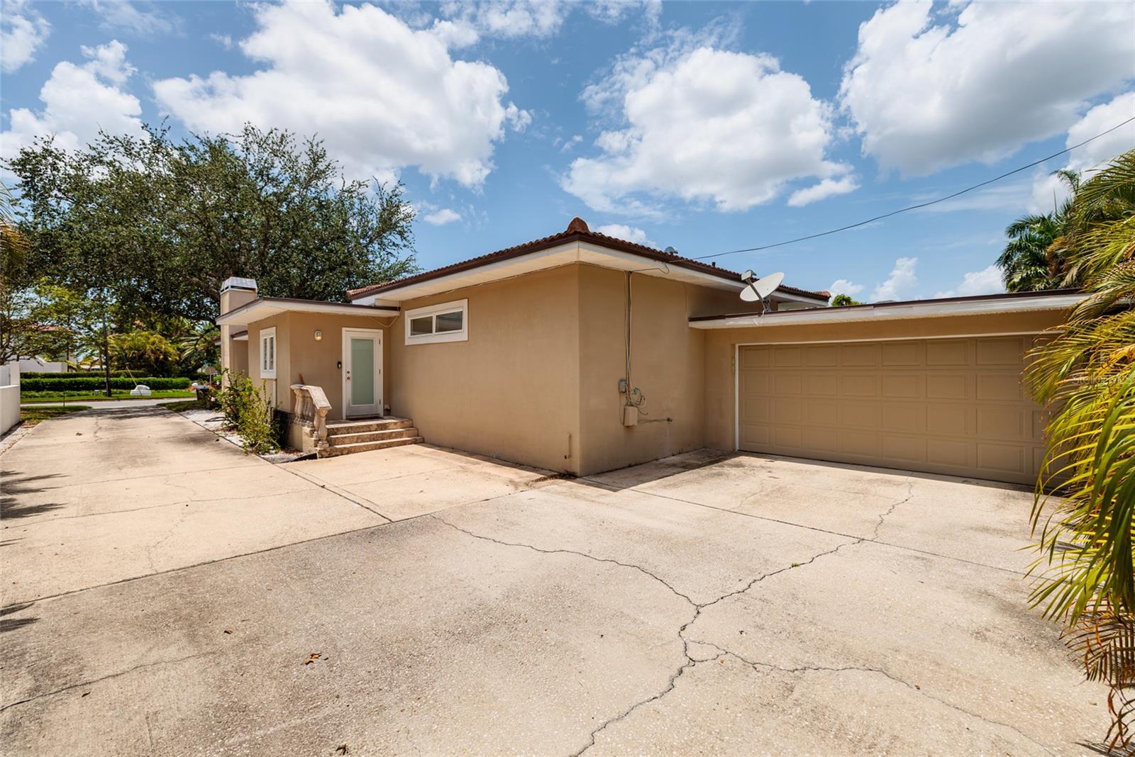 300 BRIGHTWATERS BLVD NE, ST PETERSBURG, FL — photo 38
