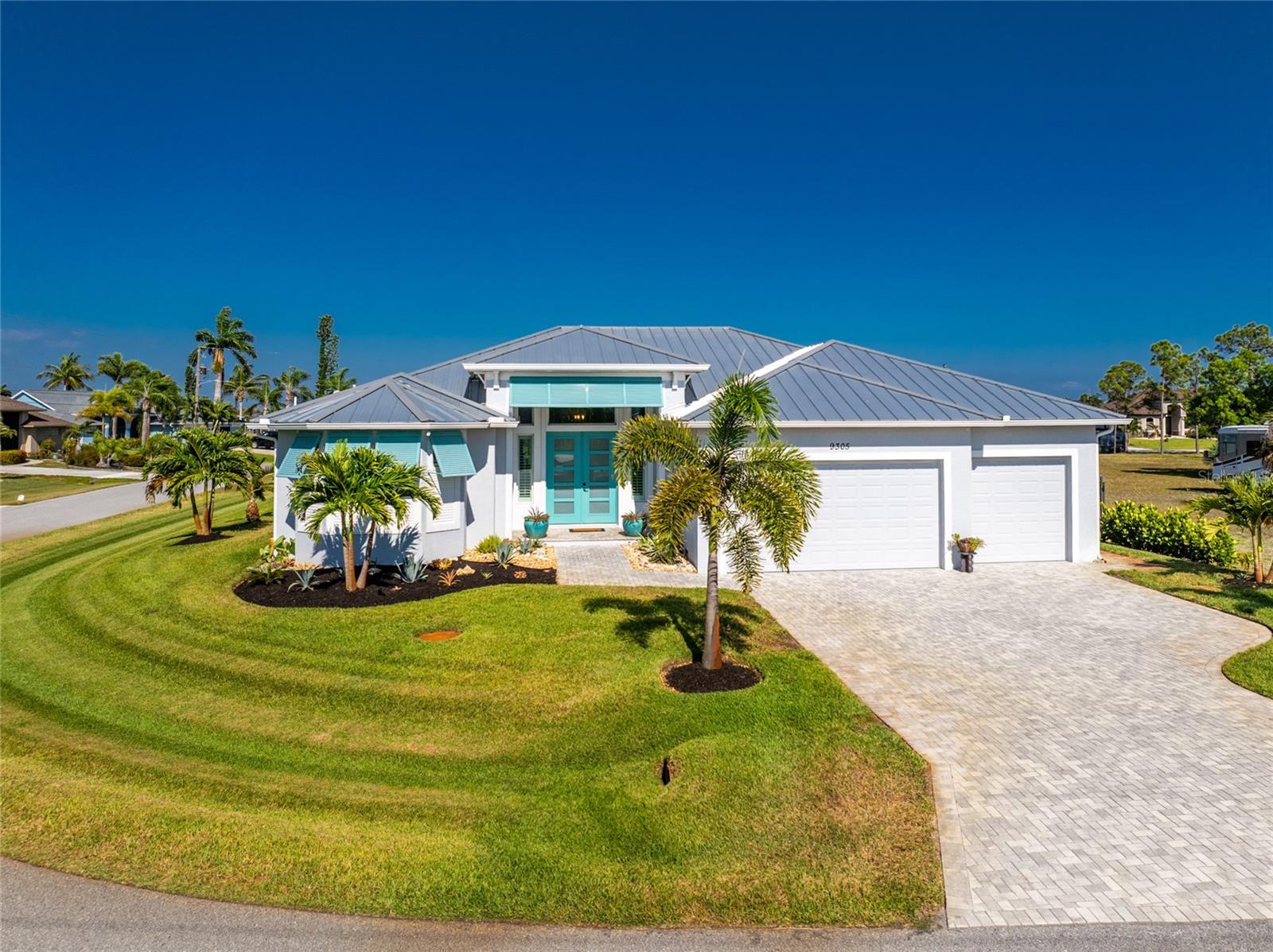 9305 SPRING CIR, PORT CHARLOTTE, FL