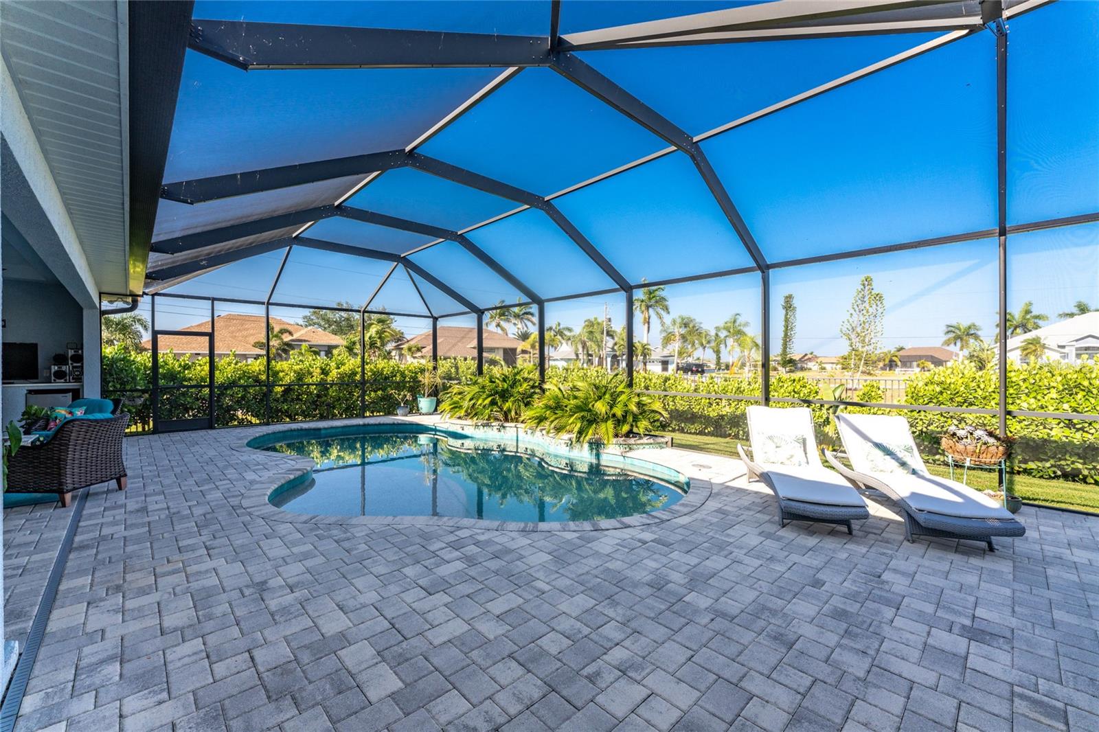 9305 SPRING CIR, PORT CHARLOTTE, FL — photo 58