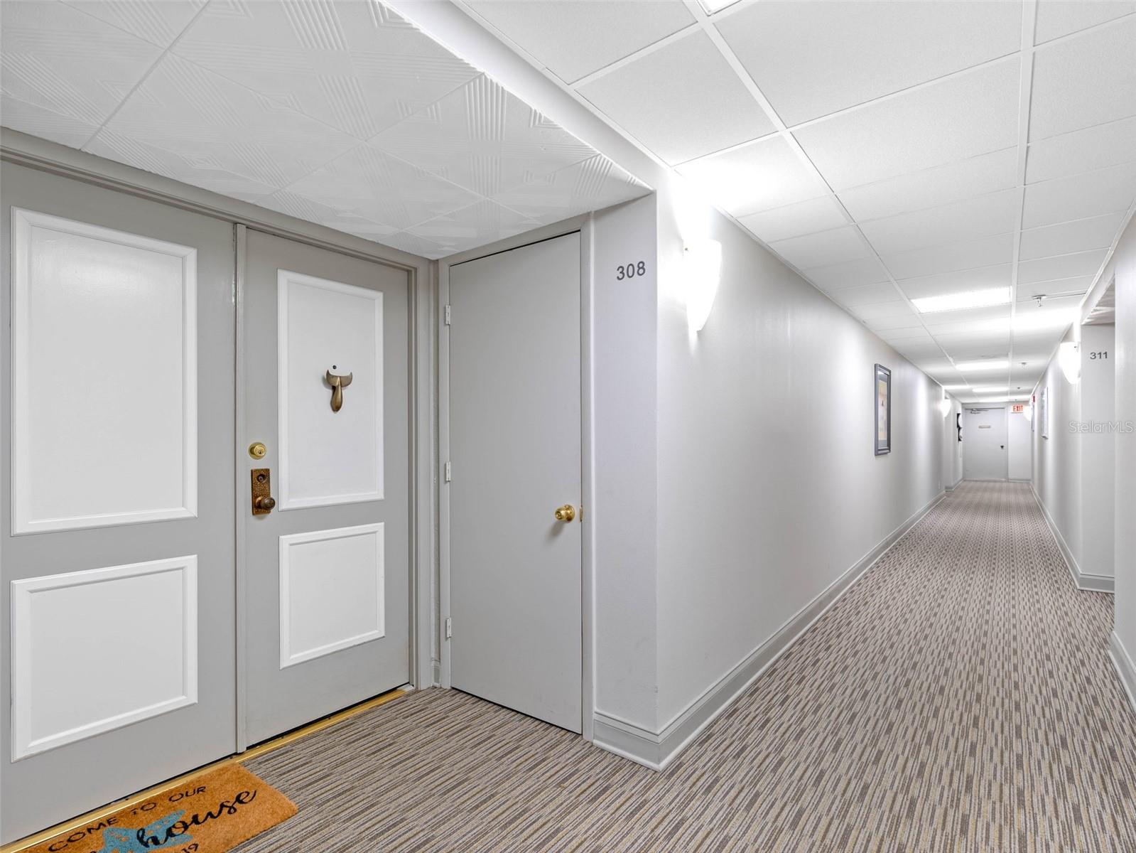 1460 GULF BLVD #308, CLEARWATER BEACH, FL — photo 3