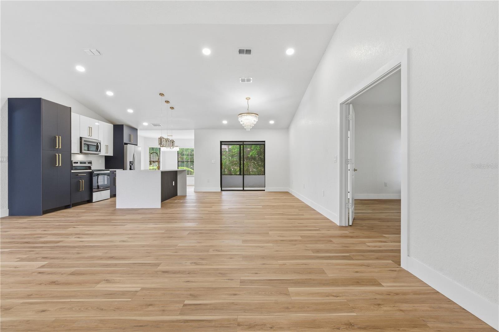 1215 WATERFALL DR, SPRING HILL, FL — photo 3