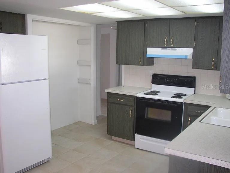 7907 YUCCA DR, NEW PORT RICHEY, FL — photo 3