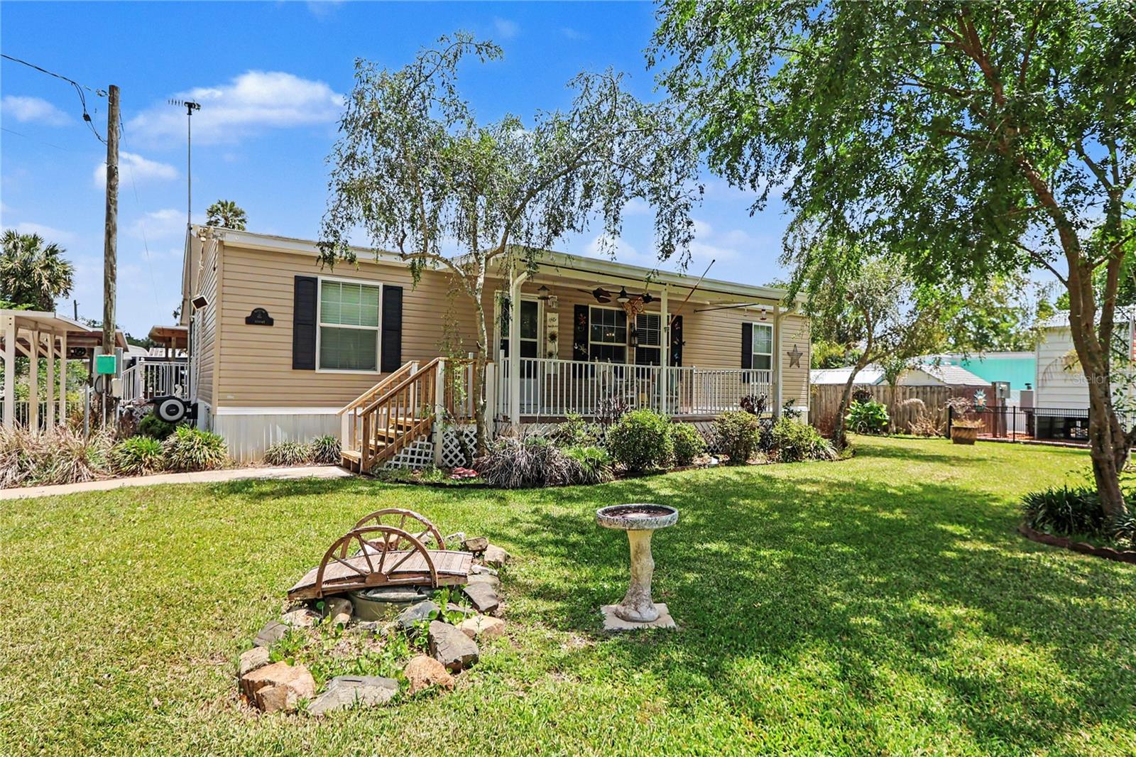 56348 MAPLE RD, ASTOR, FL