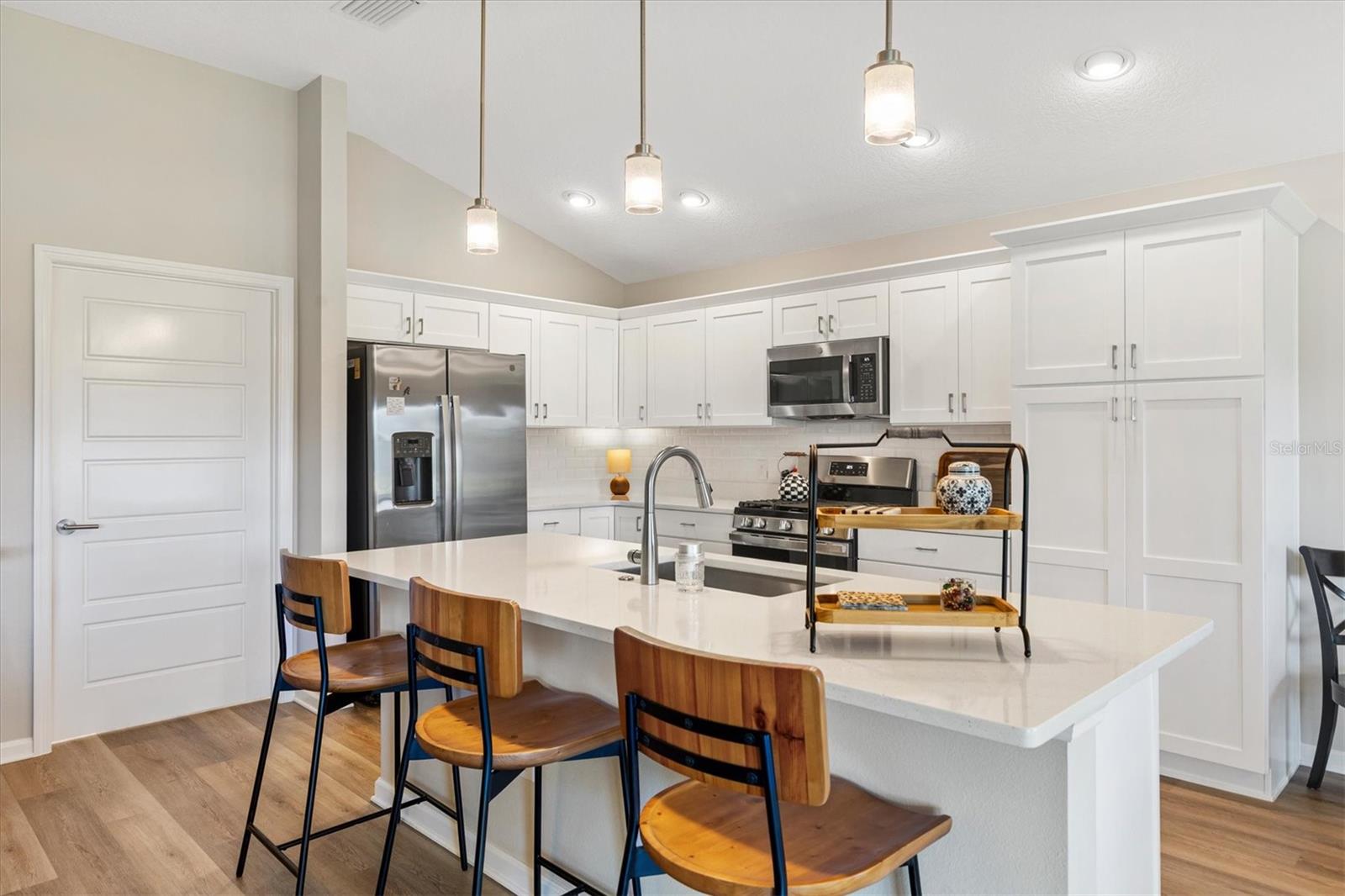 1054 JOETTE PL, THE VILLAGES, FL — photo 15