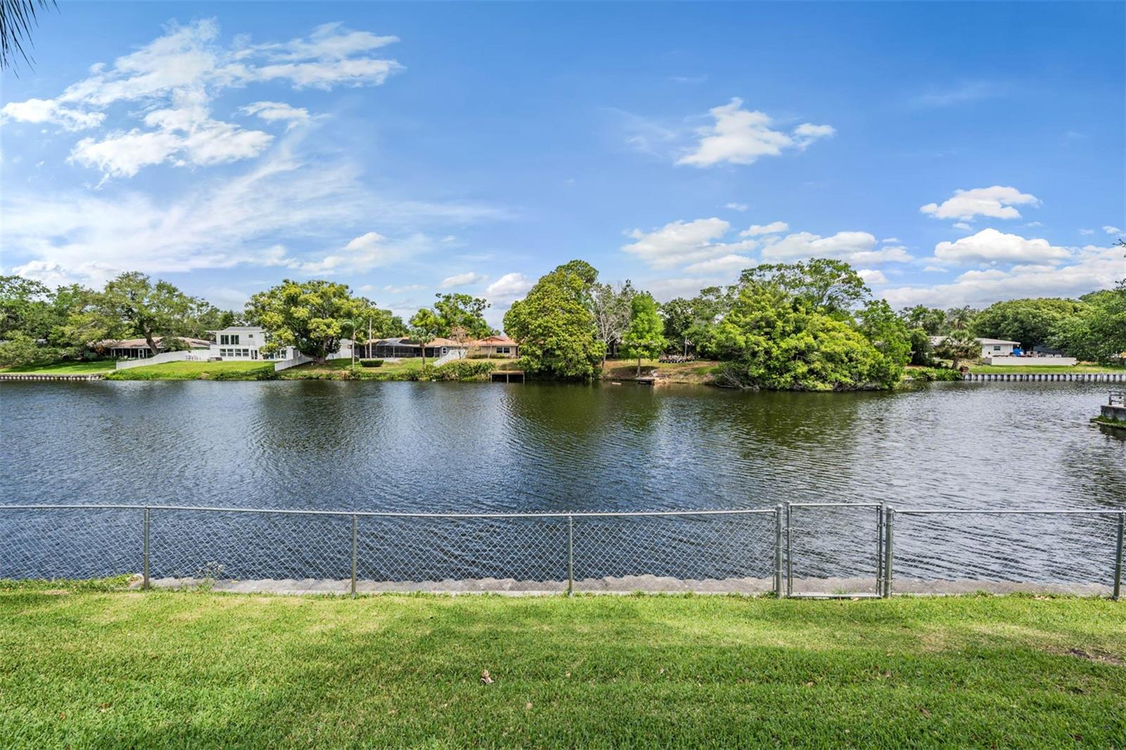 2424 FAIRBANKS DR, CLEARWATER, FL — photo 4