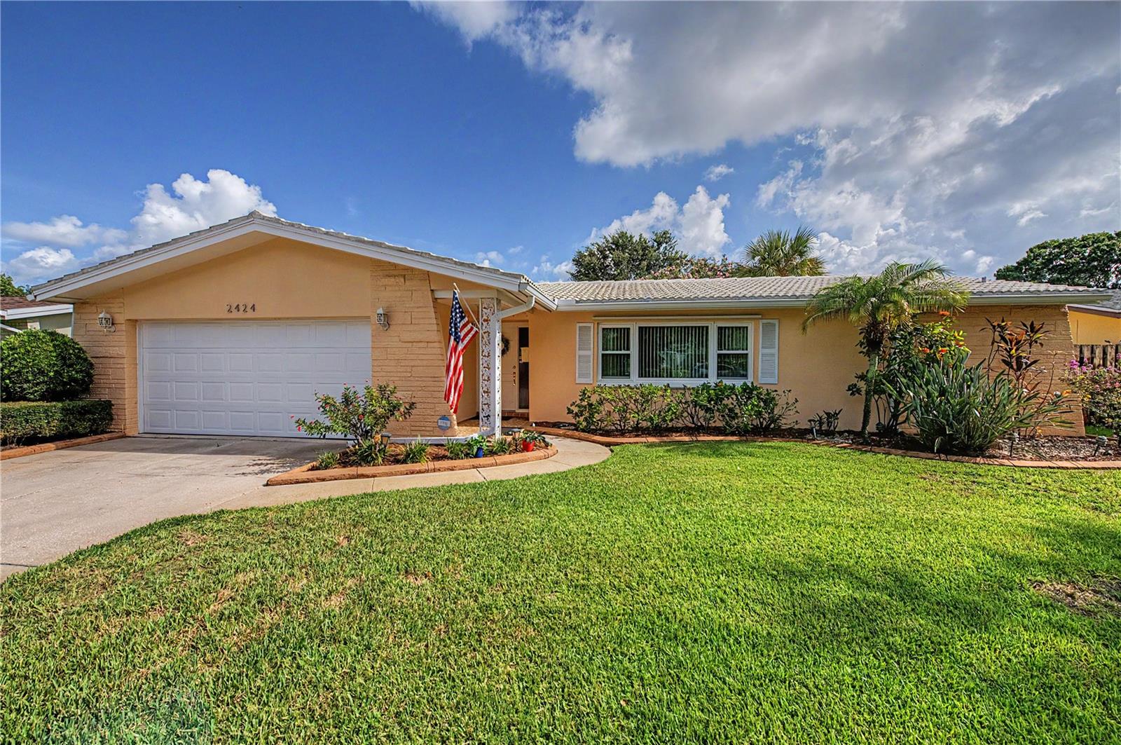 2424 FAIRBANKS DR, CLEARWATER, FL