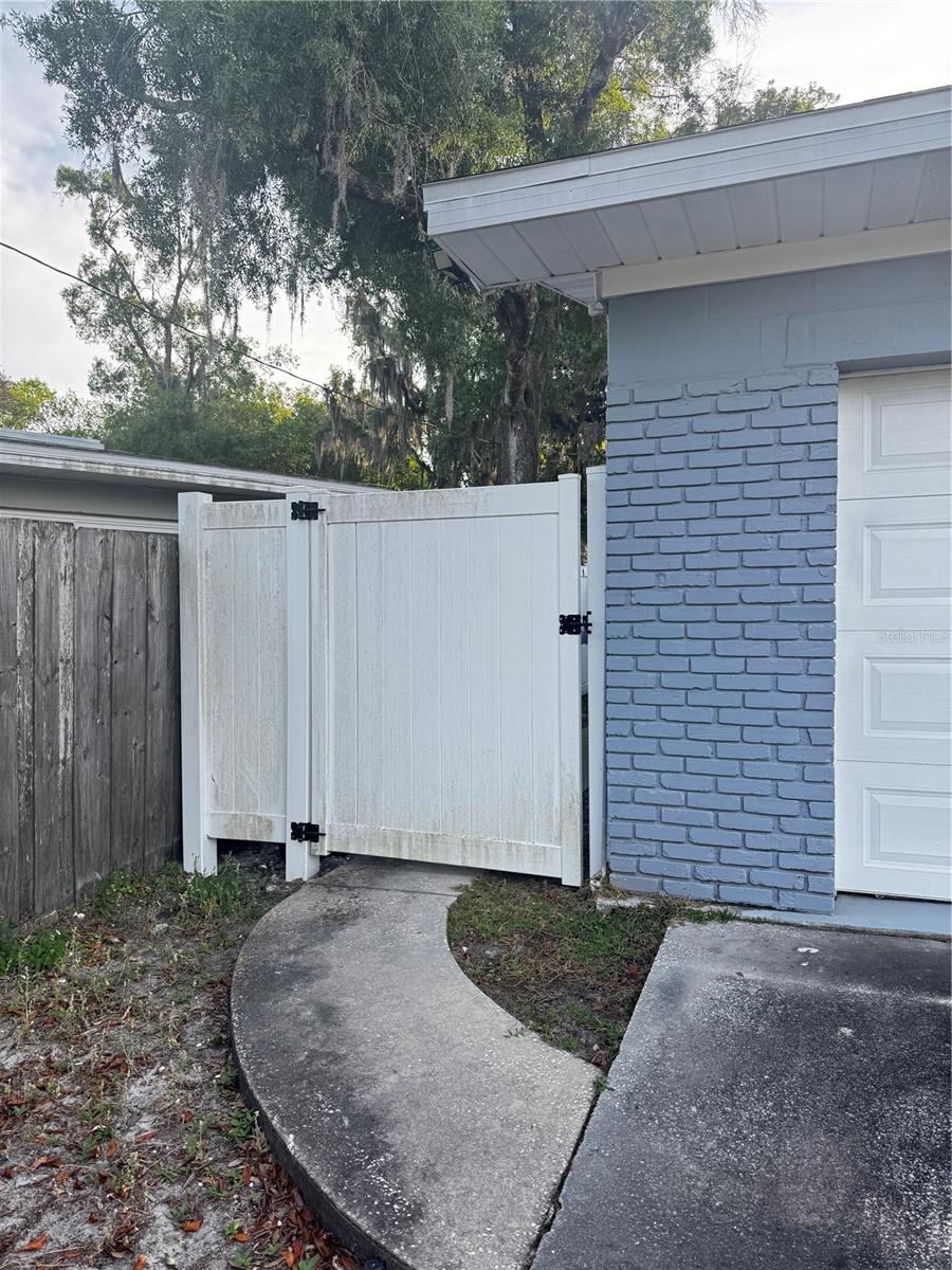 309 BELLE CLAIRE PL, TEMPLE TERRACE, FL — photo 28