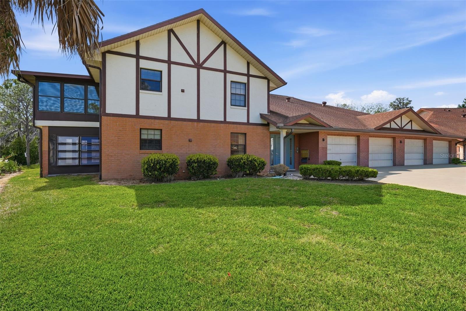100 E OAK TERRACE DR #B2, LEESBURG, FL