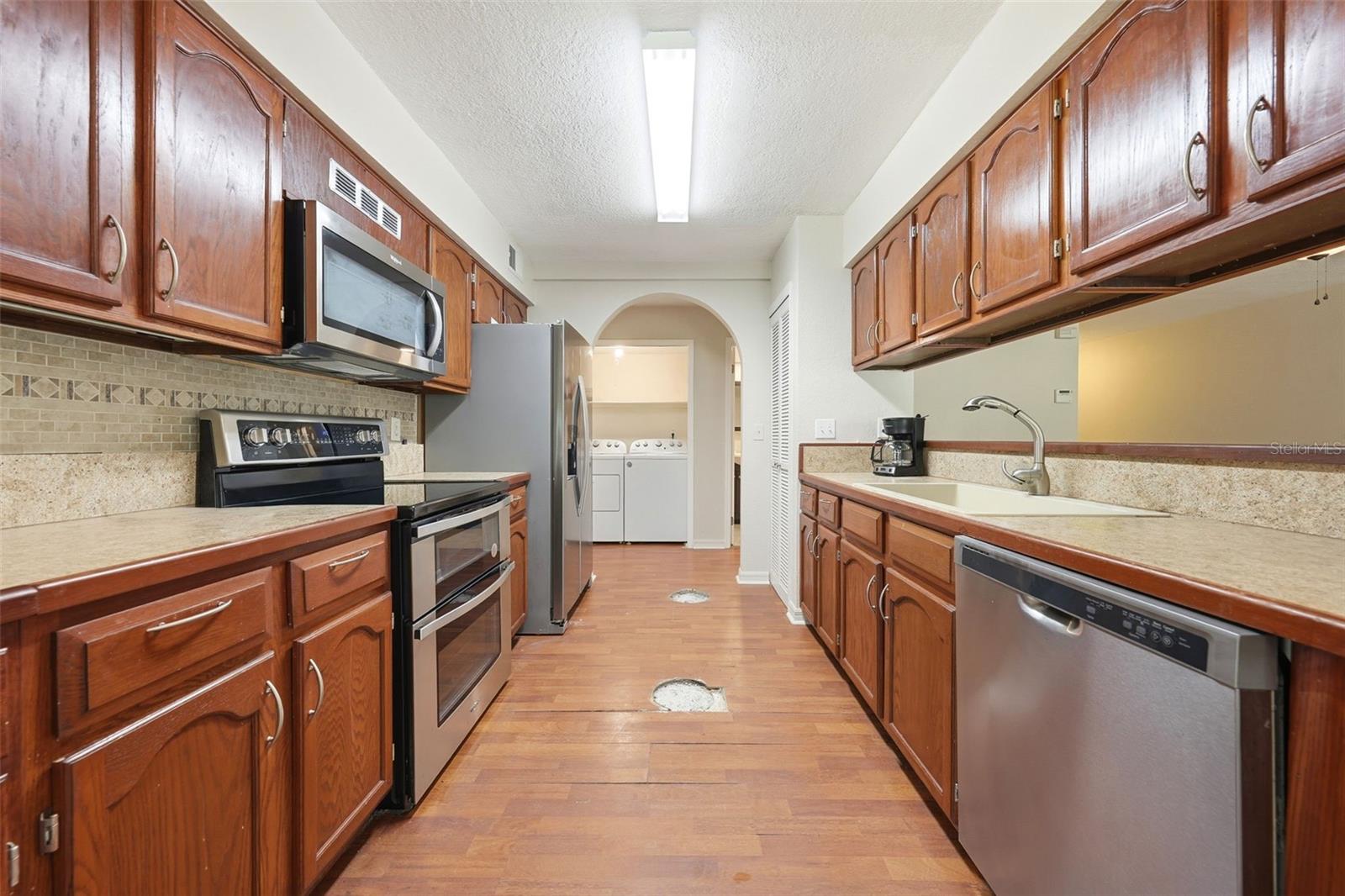 100 E OAK TERRACE DR #B2, LEESBURG, FL — photo 34