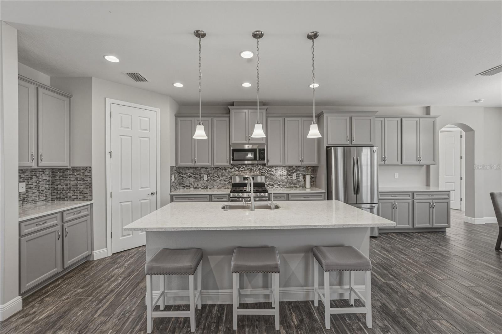 14633 RED CASTLE AVE, LITHIA, FL — photo 3
