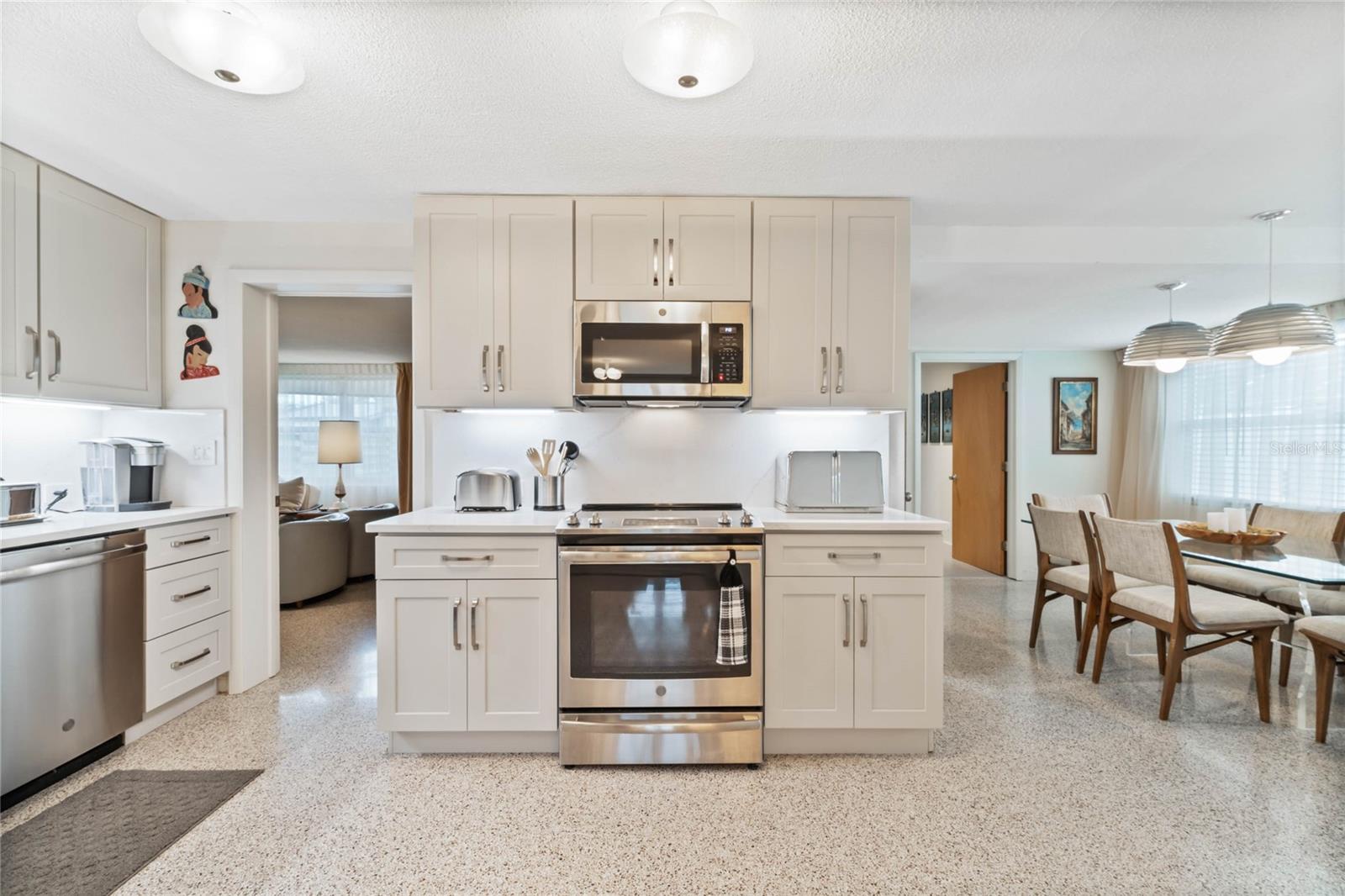 809 E 15TH AVE, NEW SMYRNA BEACH, FL — photo 2