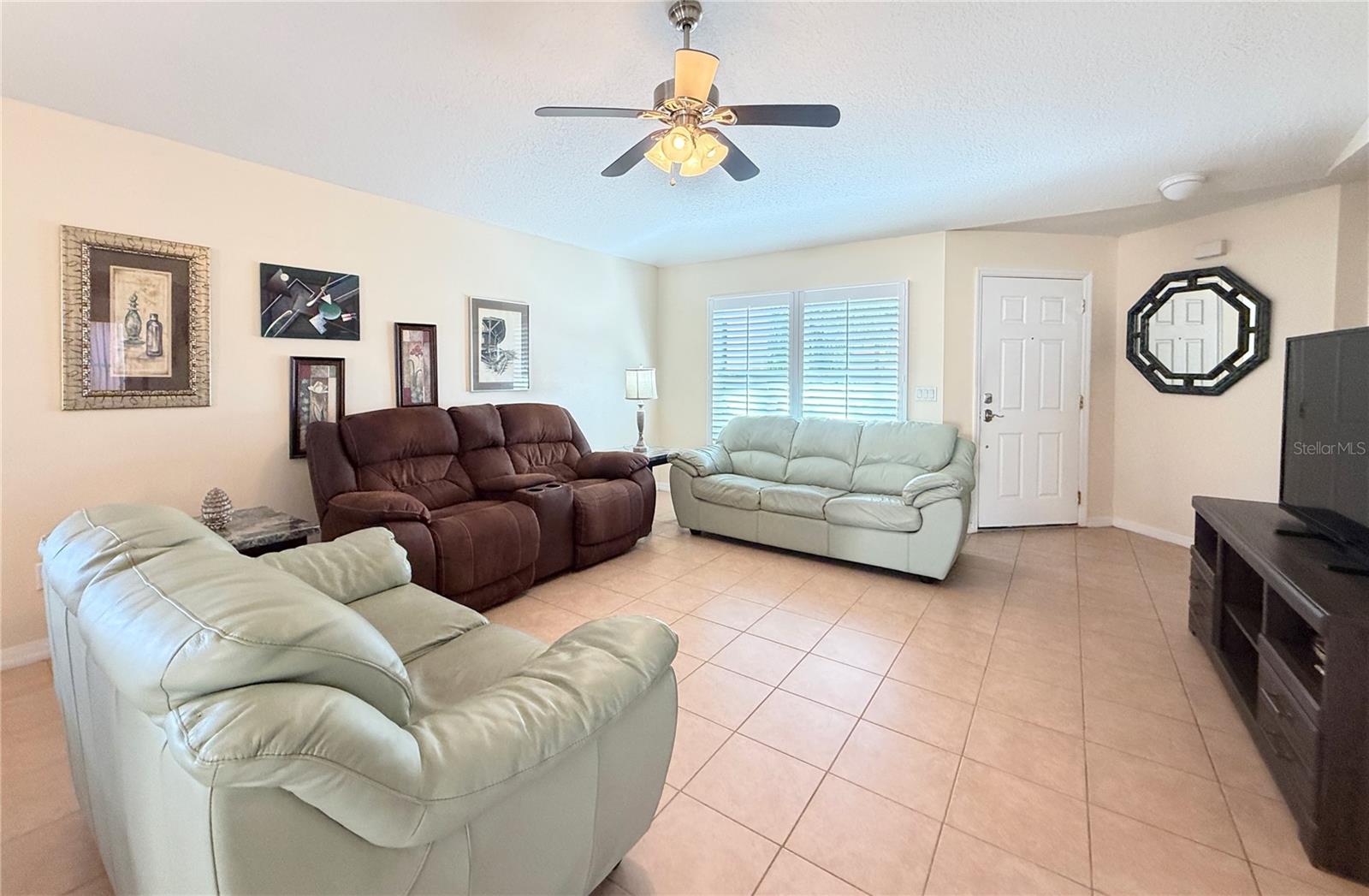 537 GRAND CANAL DR, POINCIANA, FL — photo 3