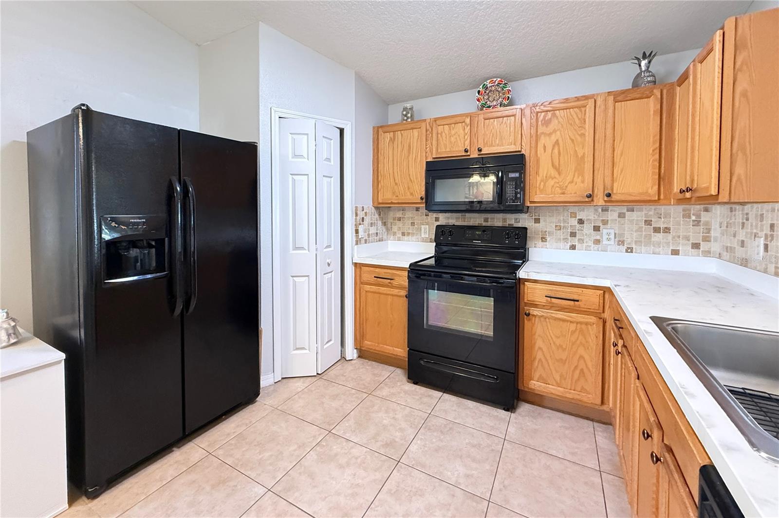 537 GRAND CANAL DR, POINCIANA, FL — photo 10