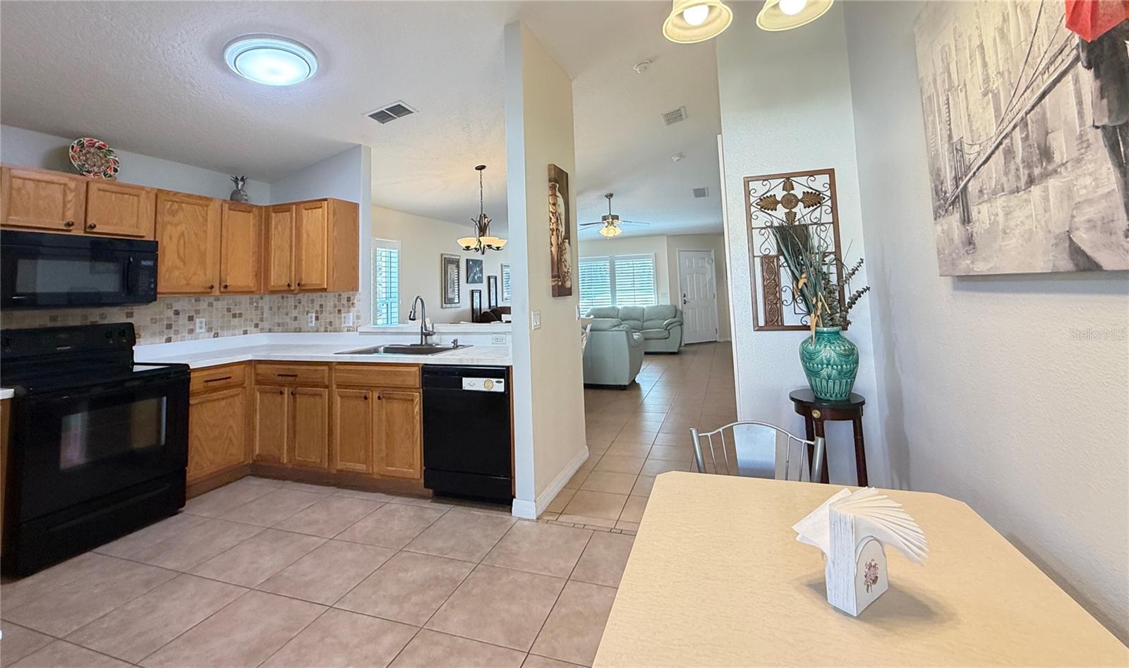 537 GRAND CANAL DR, POINCIANA, FL — photo 12