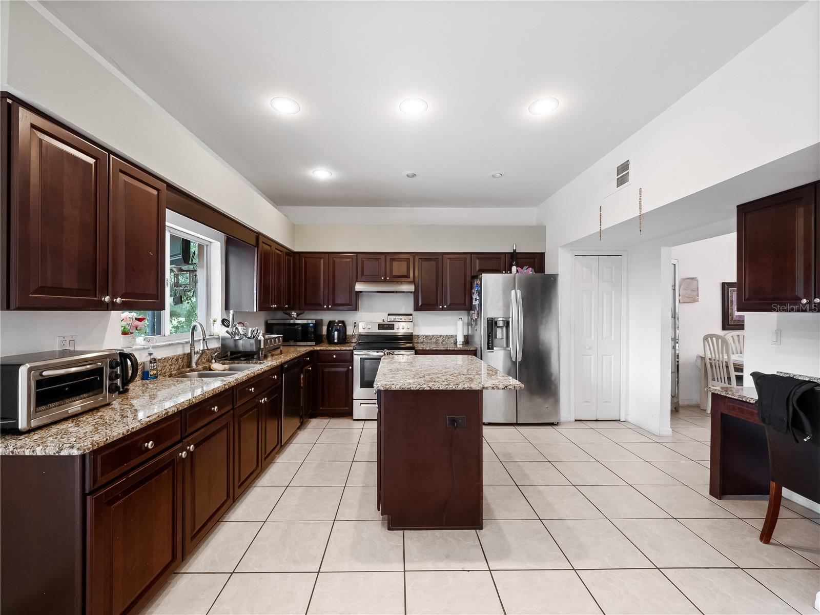 2072 STONE CROSS CIR, ORLANDO, FL — photo 9