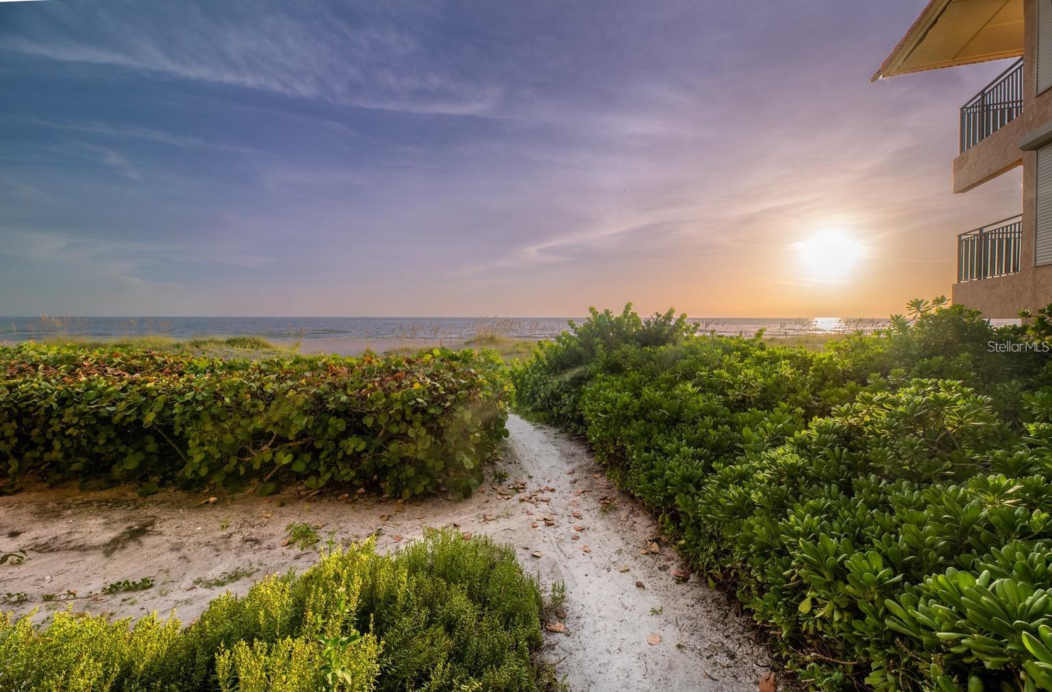 6006 GULF DR #207, HOLMES BEACH, FL — photo 37
