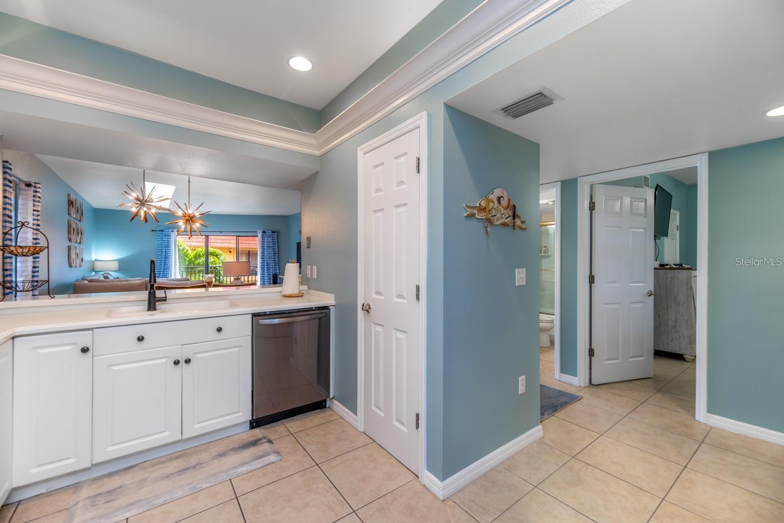 6006 GULF DR #207, HOLMES BEACH, FL — photo 16