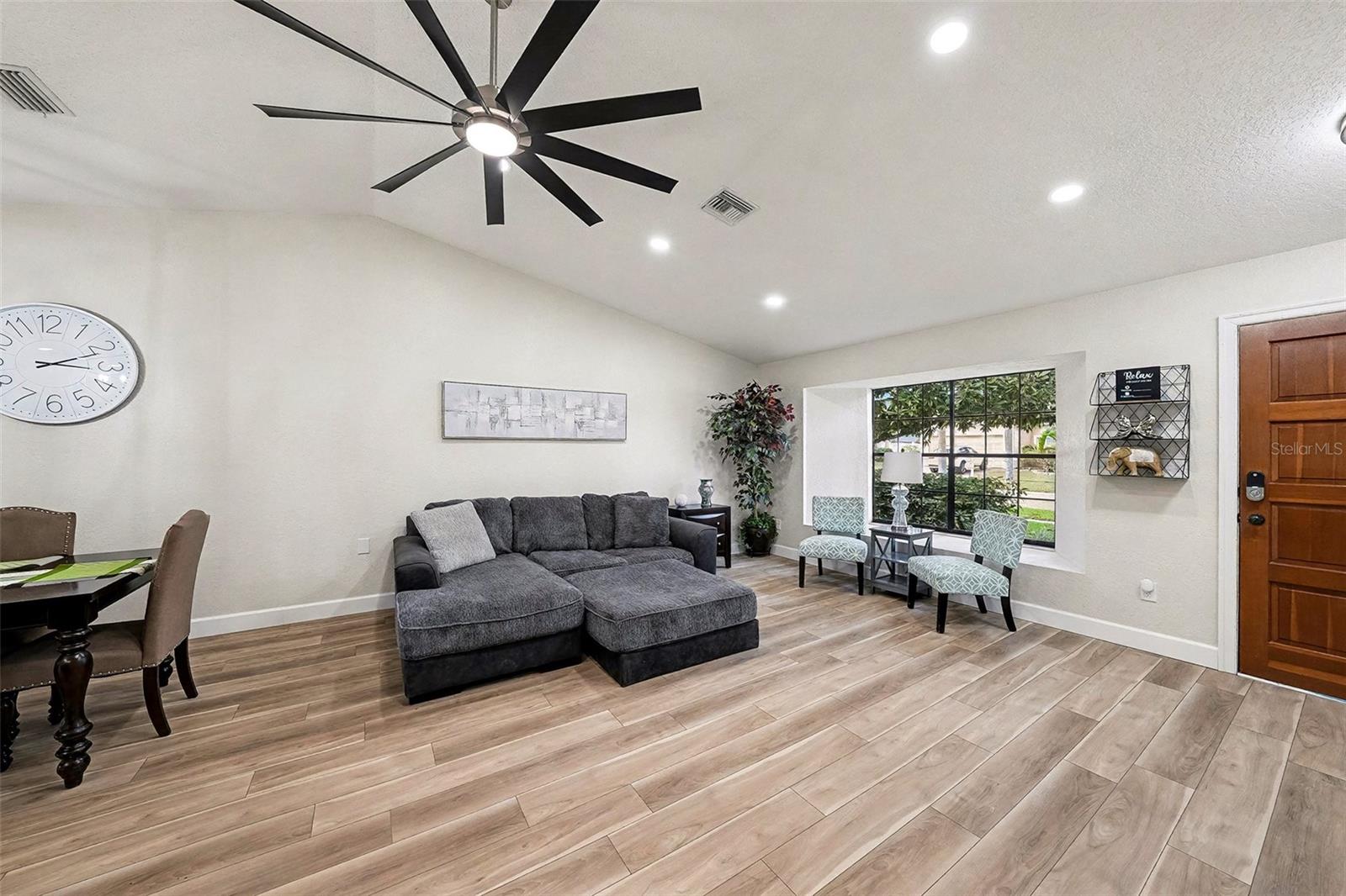11325 GLENMONT DR, TAMPA, FL — photo 3