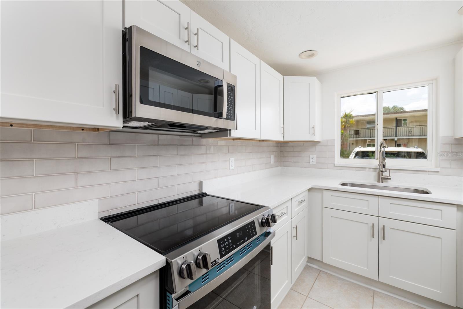 4550 OVERLOOK DR NE #154, ST PETERSBURG, FL — photo 17