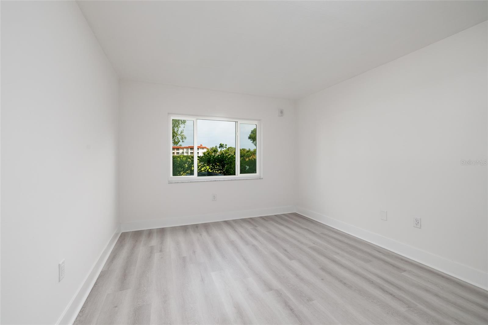 4550 OVERLOOK DR NE #154, ST PETERSBURG, FL — photo 30