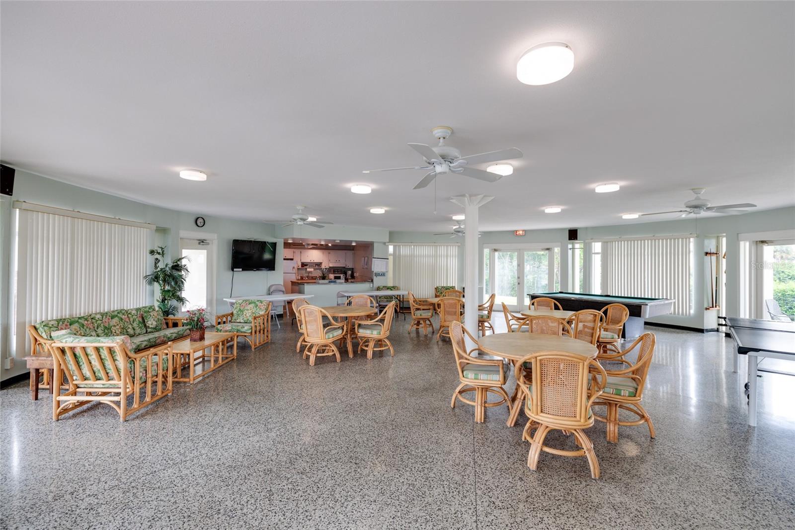 4550 OVERLOOK DR NE #154, ST PETERSBURG, FL — photo 39