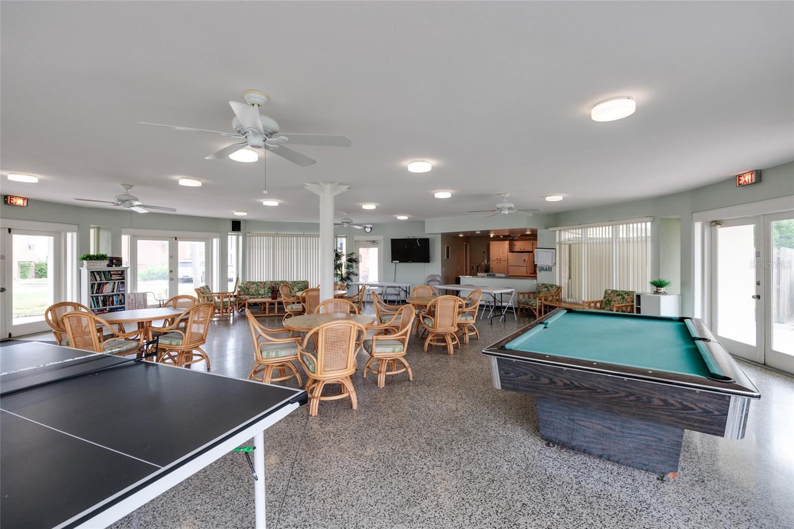 4550 OVERLOOK DR NE #154, ST PETERSBURG, FL — photo 40