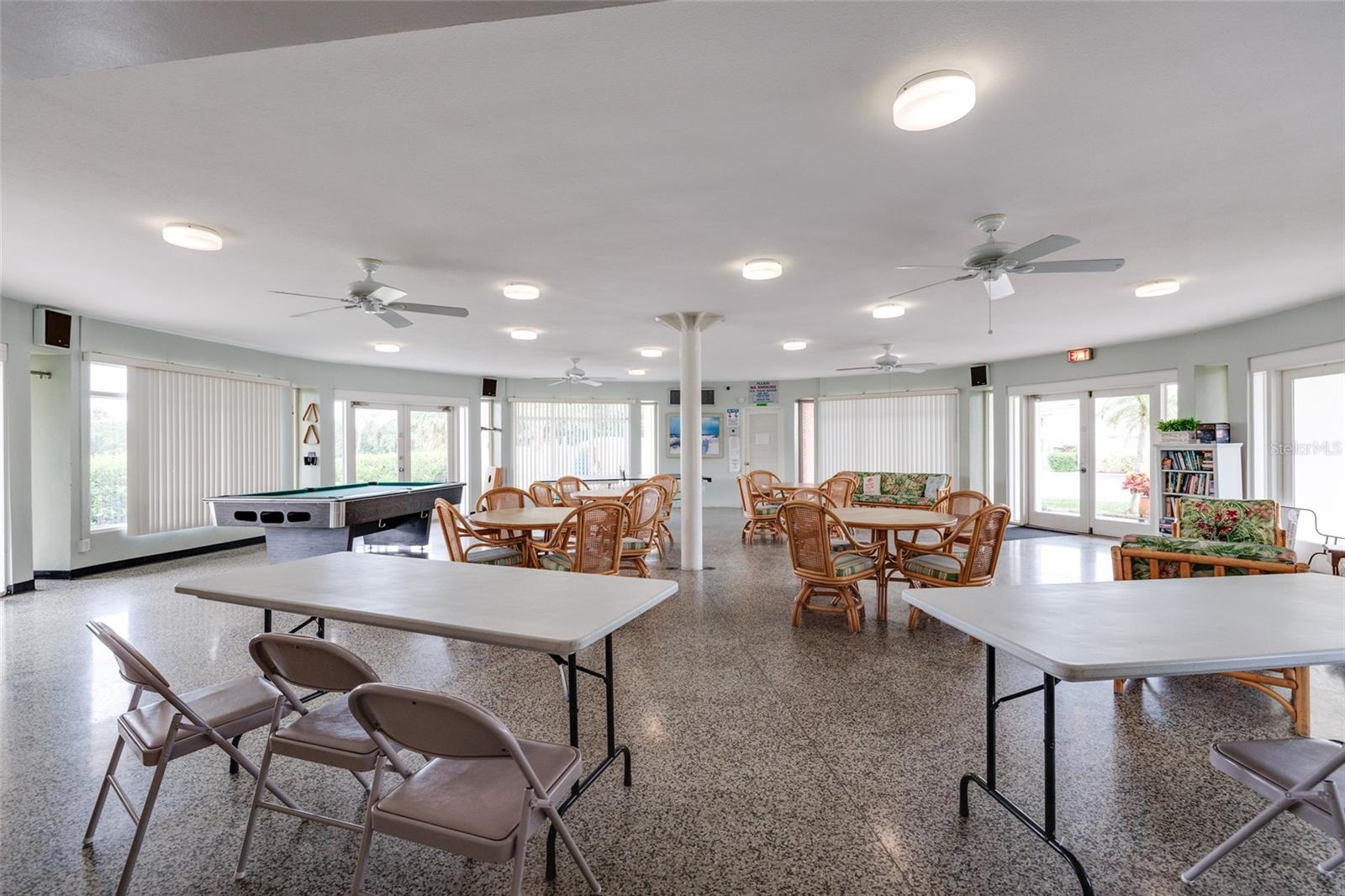 4550 OVERLOOK DR NE #154, ST PETERSBURG, FL — photo 41