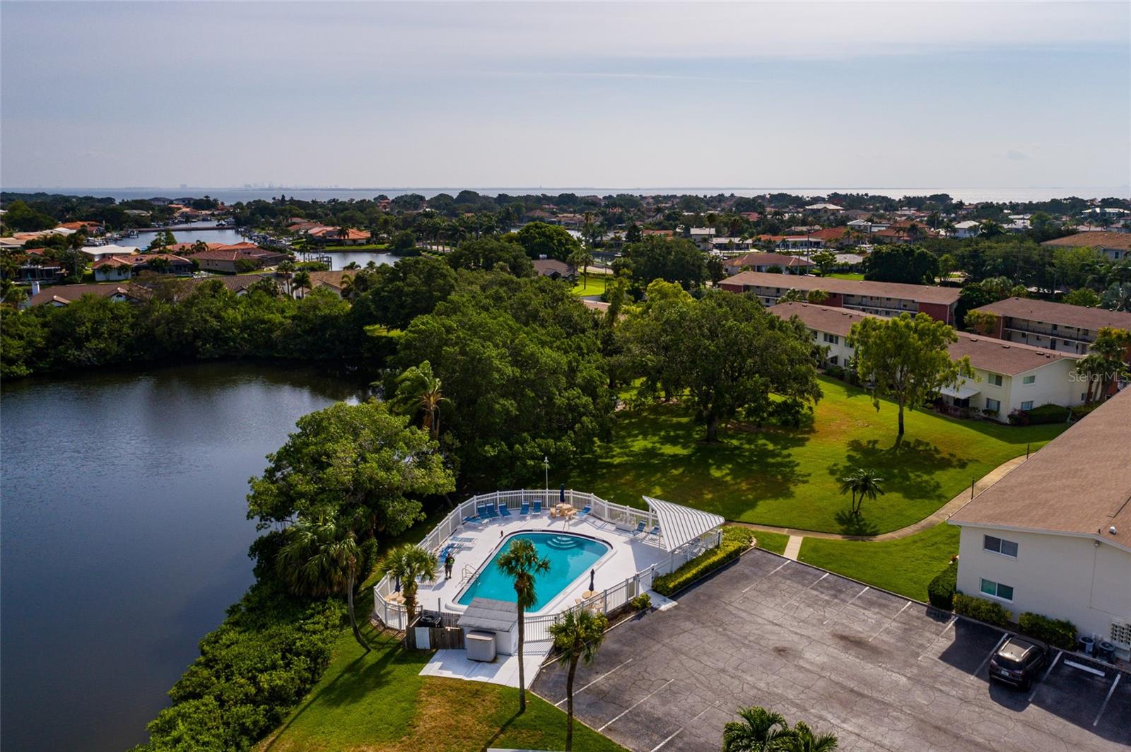 4550 OVERLOOK DR NE #154, ST PETERSBURG, FL — photo 44