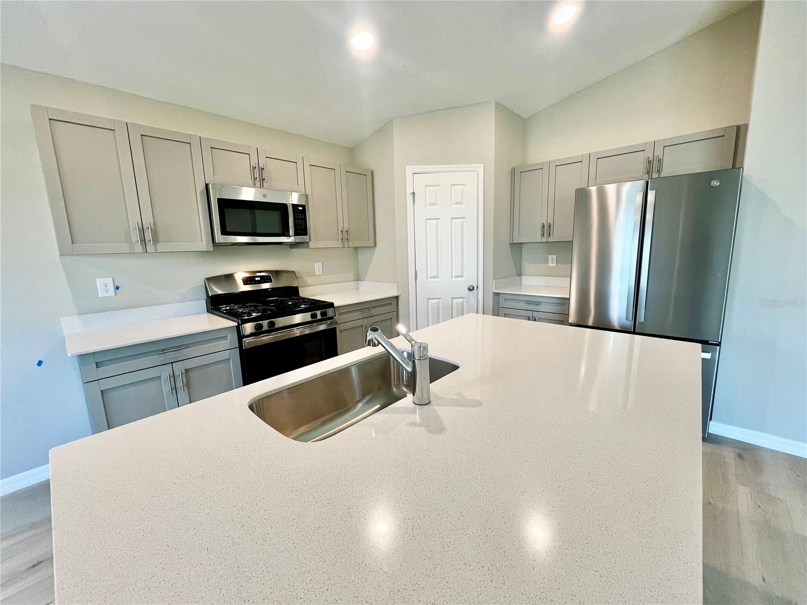 14664 GALLOP RUN DR, LITHIA, FL — photo 3