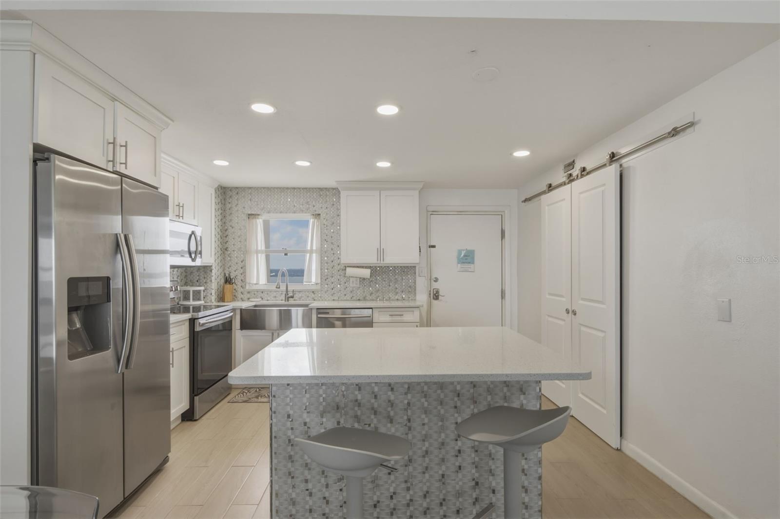 1270 GULF BLVD #1202, CLEARWATER BEACH, FL — photo 4