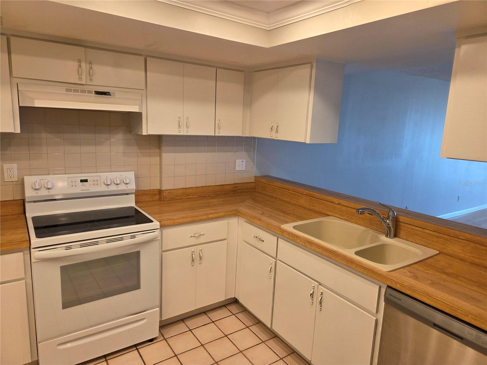 650 ISLAND WAY #202, CLEARWATER BEACH, FL — photo 20