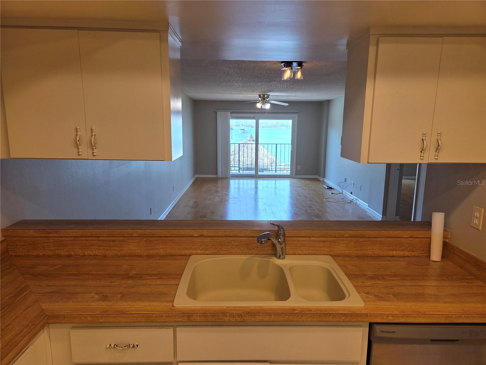 650 ISLAND WAY #202, CLEARWATER BEACH, FL — photo 21