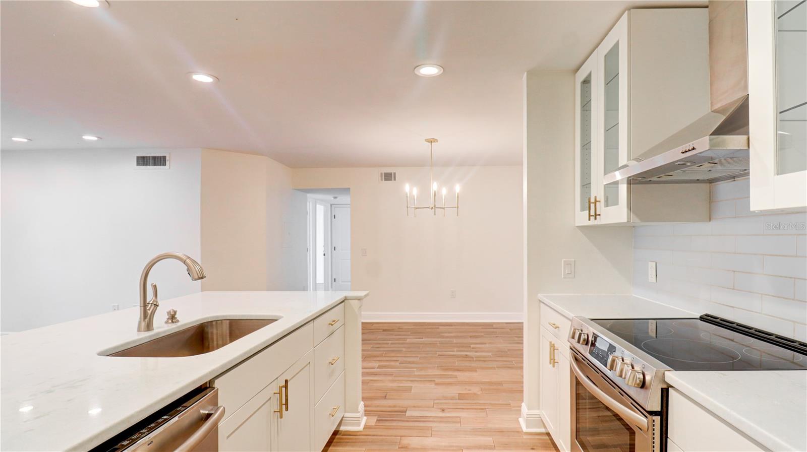 9481 HIGHLAND OAK DR #1001, TAMPA, FL — photo 15