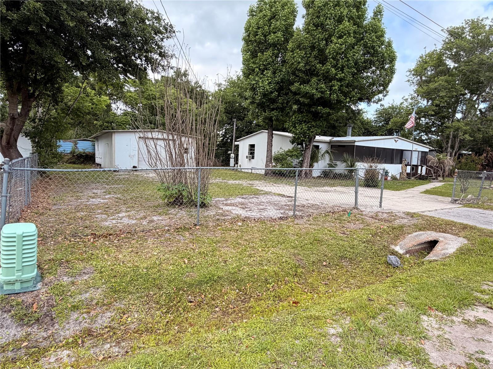 24021 ARMADILLO RD, ASTOR, FL
