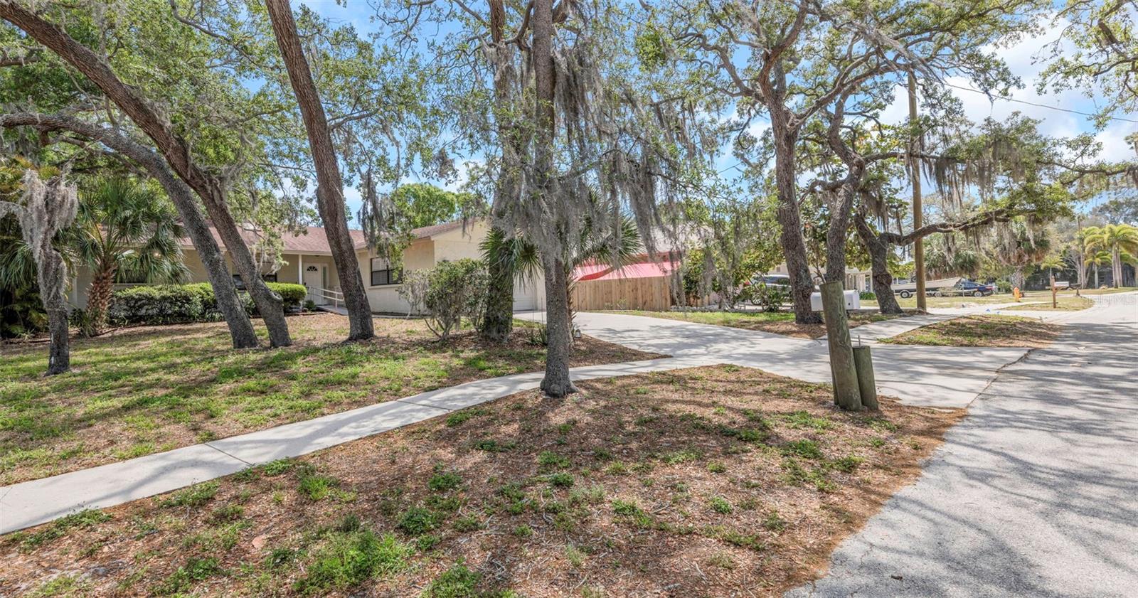 753 SEMINOLE BLVD, TARPON SPRINGS, FL — photo 4