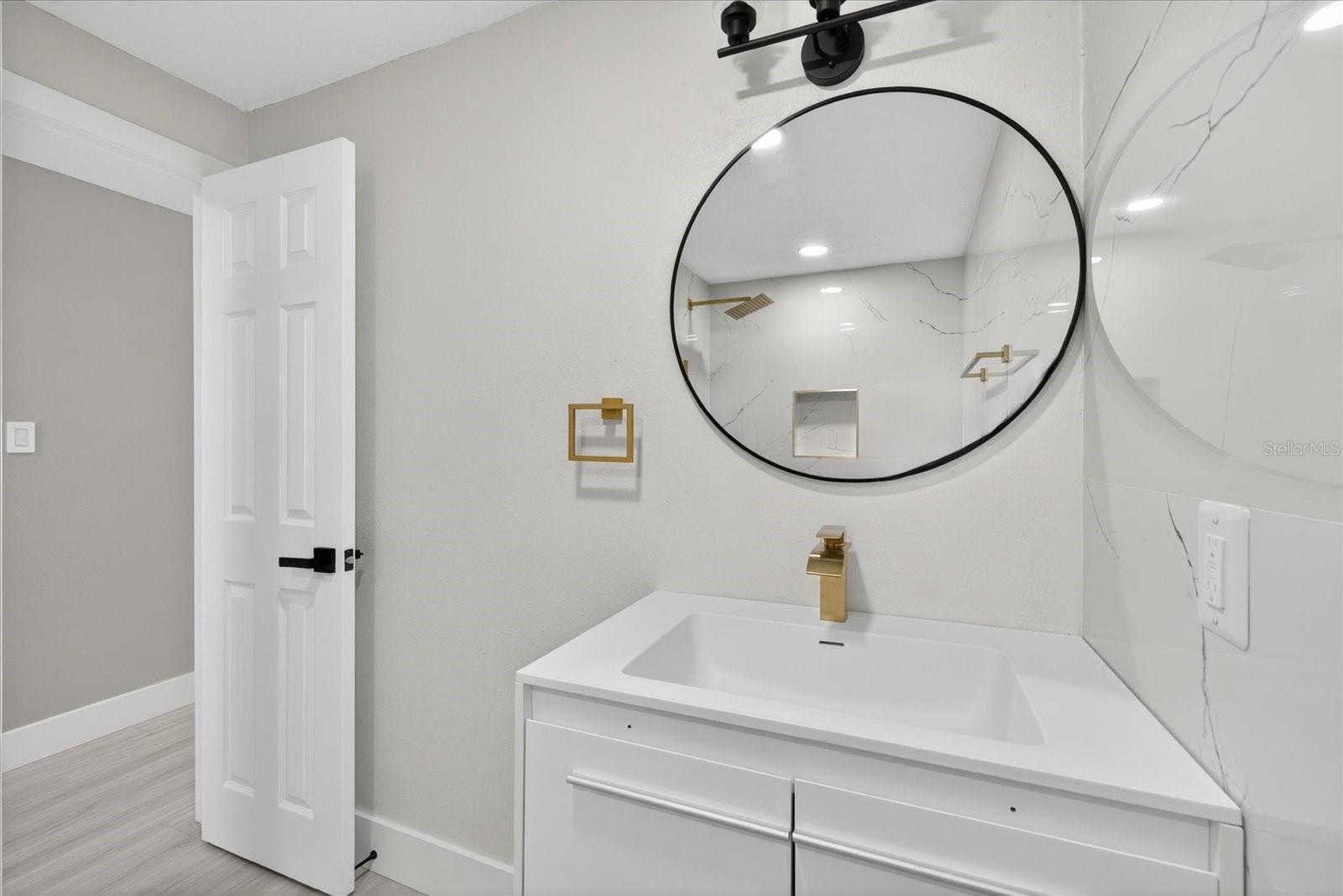 4005 E HENRY AVE, TAMPA, FL — photo 22