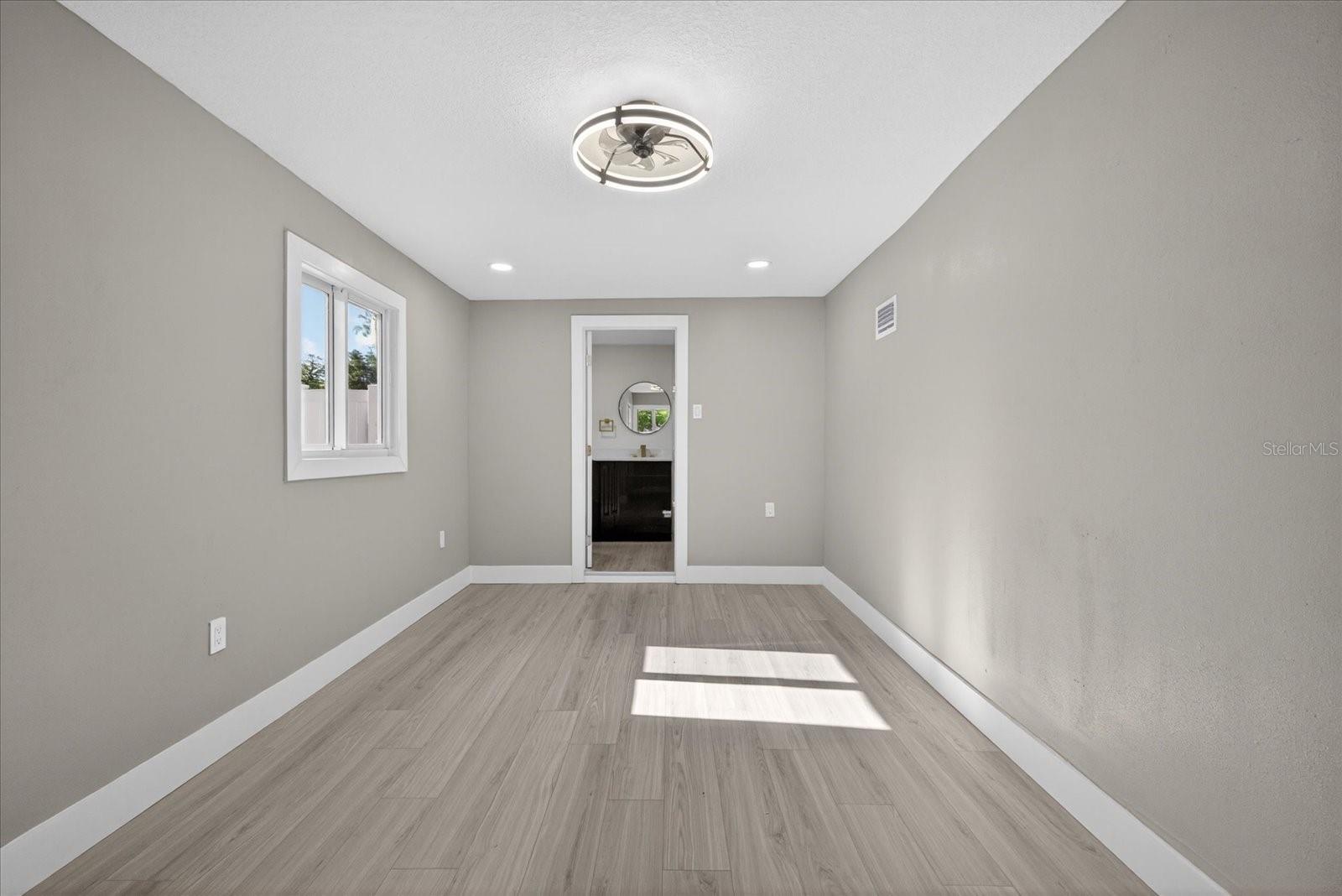 4005 E HENRY AVE, TAMPA, FL — photo 36