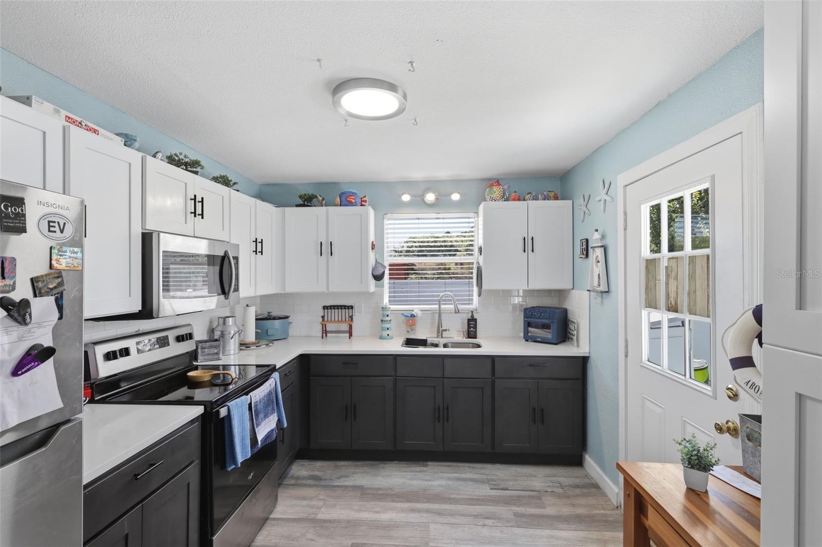 2559 HARRY T MOORE AVE, MIMS, FL — photo 9