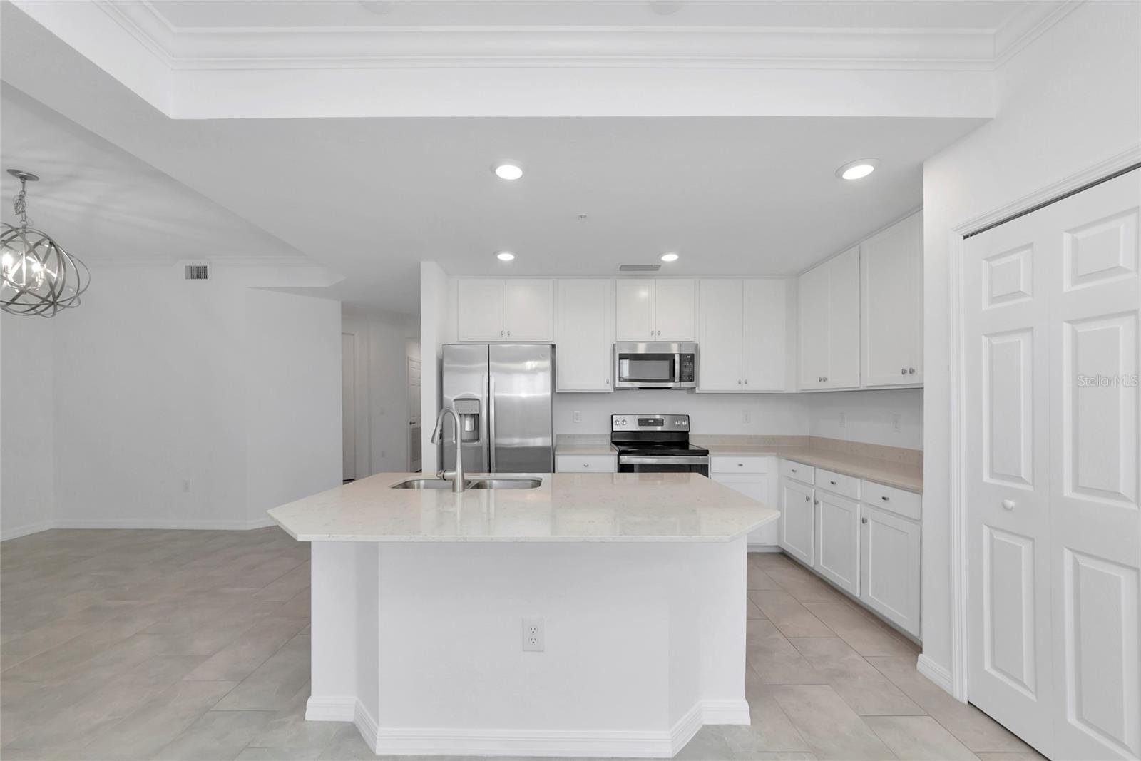 18008 GAWTHROP DR #101, LAKEWOOD RANCH, FL — photo 9