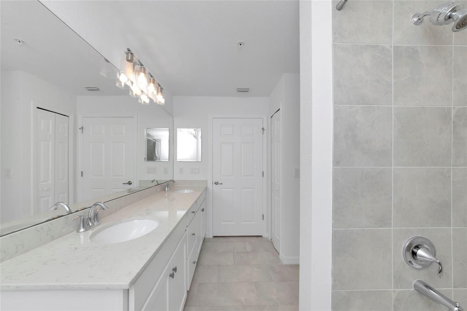 18008 GAWTHROP DR #101, LAKEWOOD RANCH, FL — photo 26