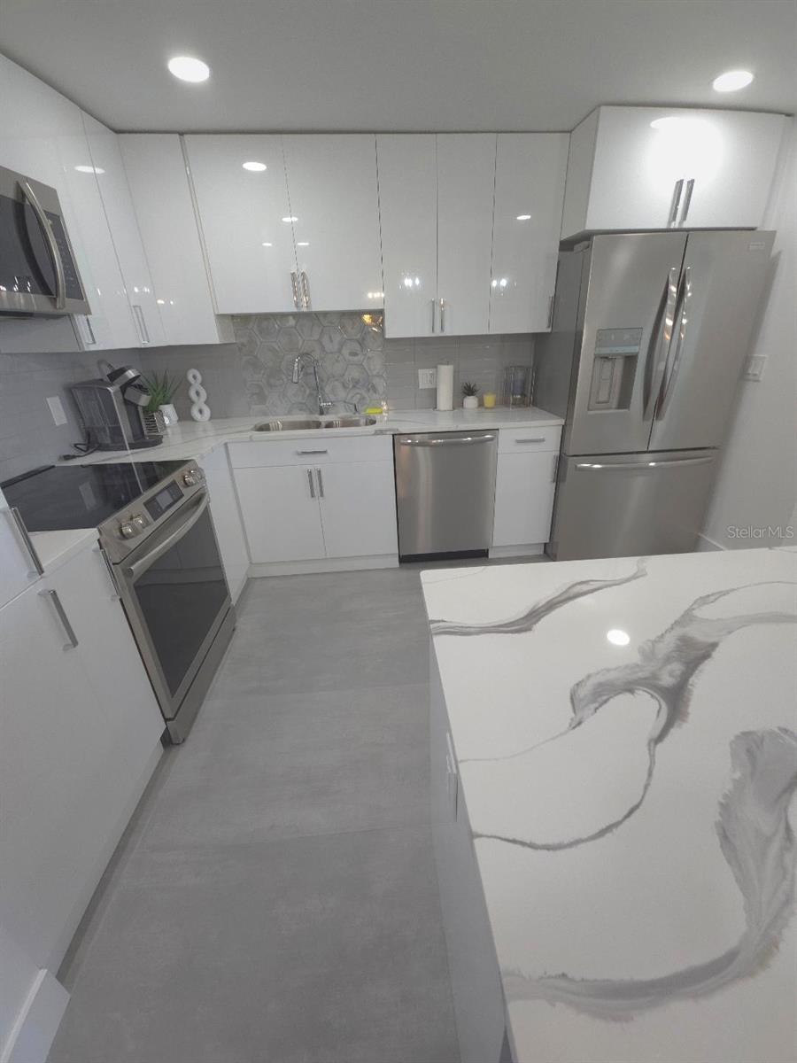 675 S GULFVIEW BLVD #505, CLEARWATER BEACH, FL — photo 17