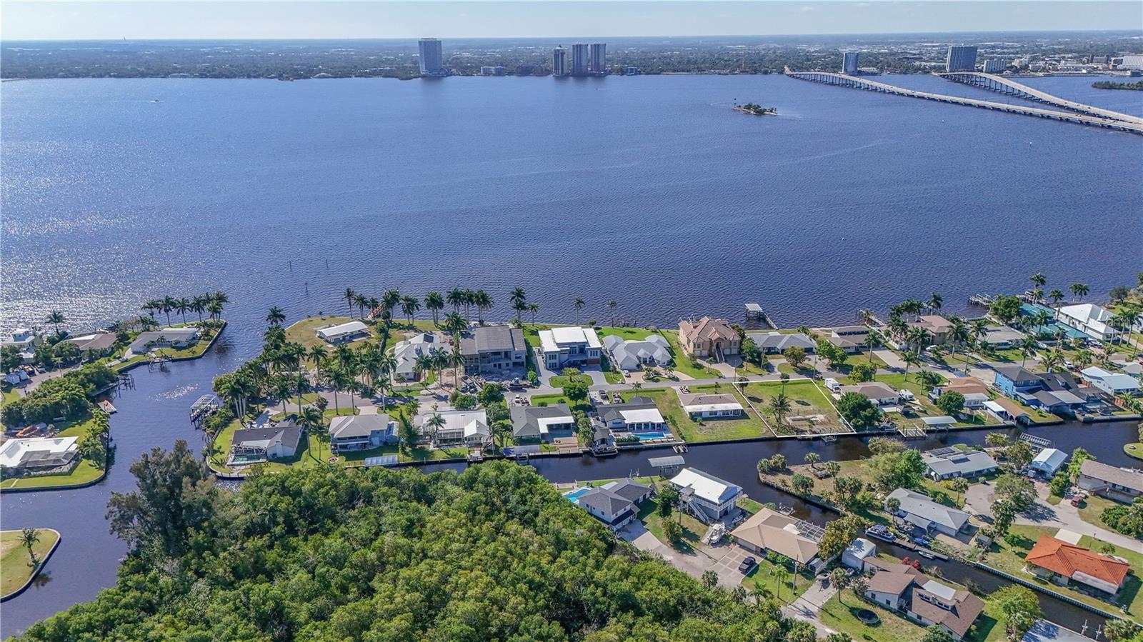 116 E NORTH SHORE AVE, NORTH FORT MYERS, FL — photo 5
