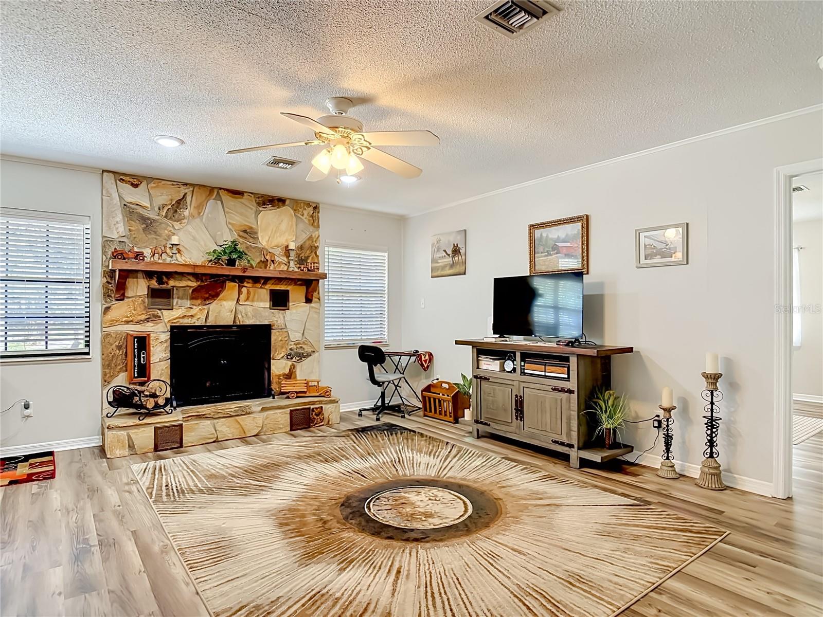 17819 PALM ST, UMATILLA, FL — photo 30