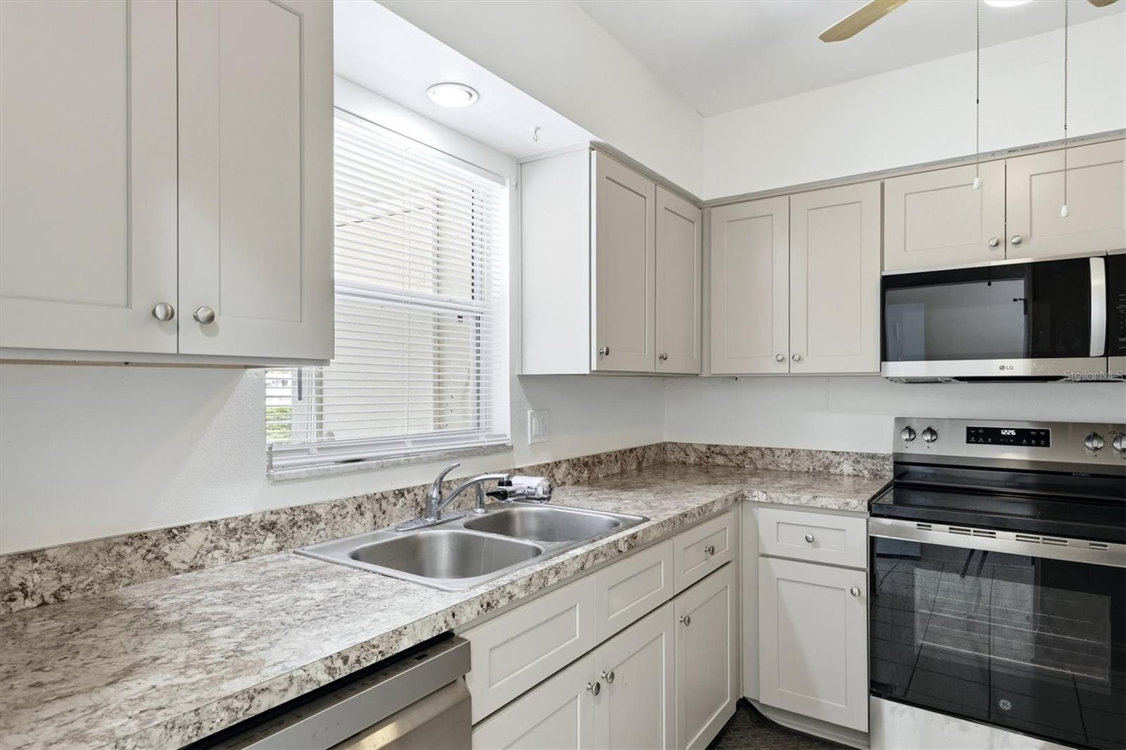9914 SEBASTIAN CT, BRADENTON, FL — photo 21