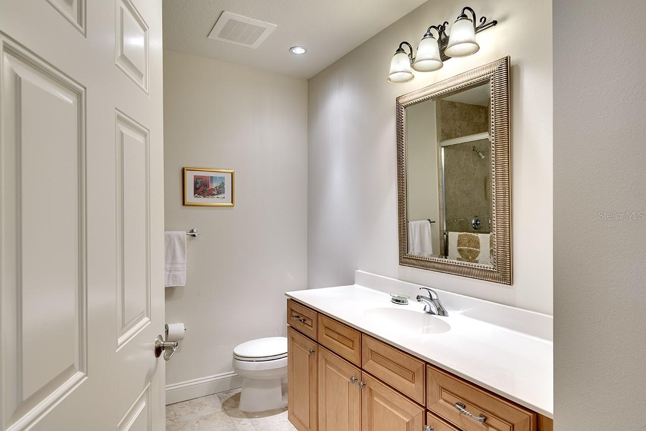 7702 LAKE VISTA CT #204, LAKEWOOD RANCH, FL — photo 8