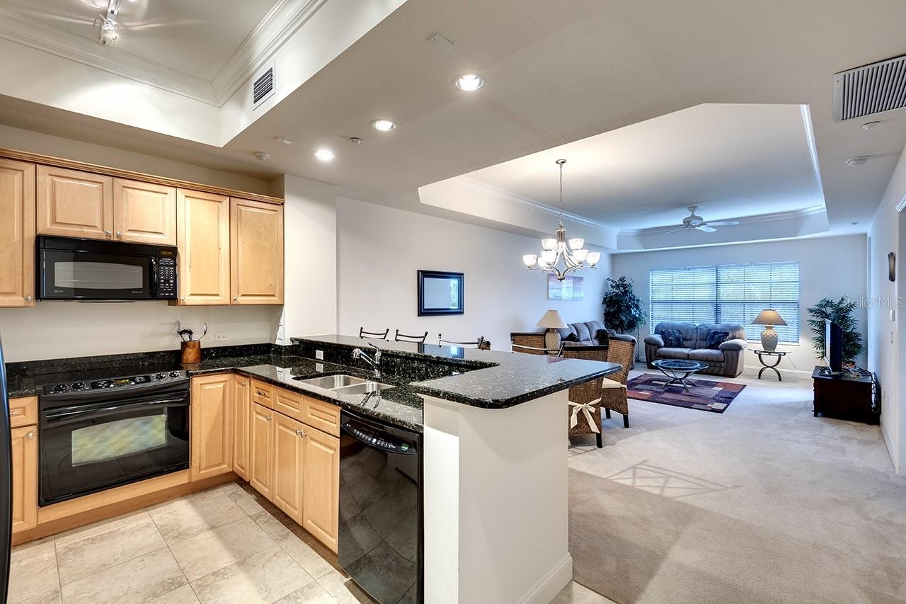 7702 LAKE VISTA CT #204, LAKEWOOD RANCH, FL — photo 12