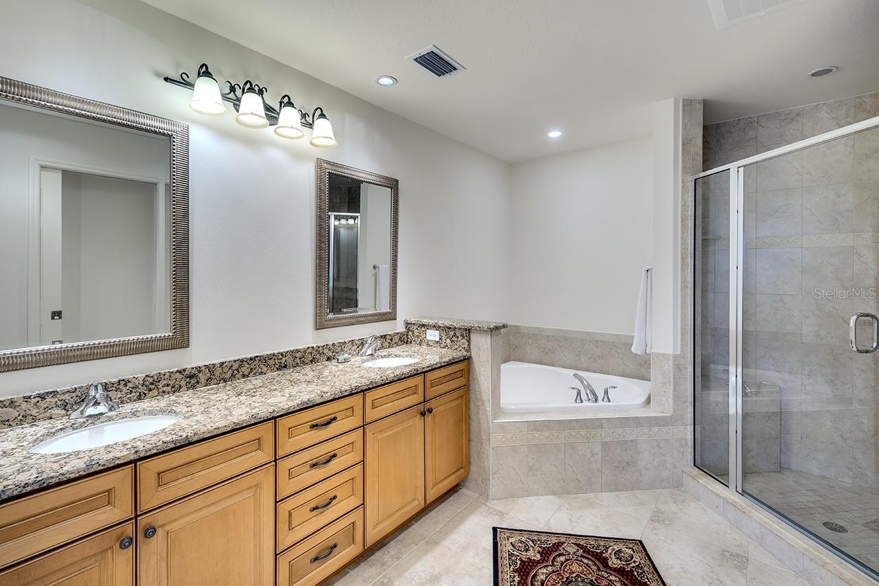 7702 LAKE VISTA CT #204, LAKEWOOD RANCH, FL — photo 22